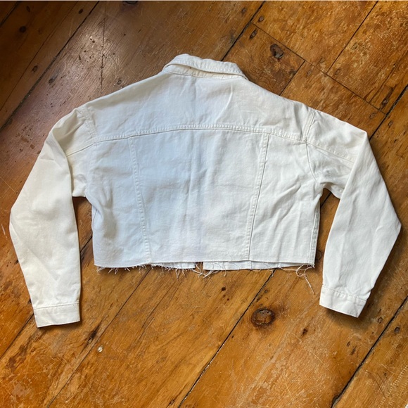 Cropped White Denim Jacket - Picture 2 of 6